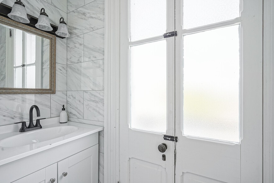 More Photos Of 10 W Main St, Moorestown Office For Sale