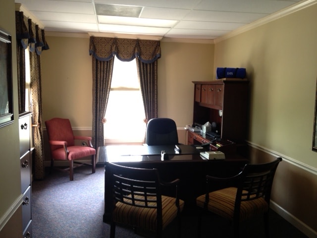 More Photos Of 5050 Thoroughbred Ln, Brentwood Office For Lease