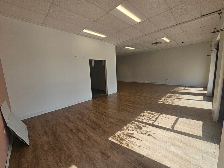 More Photos Of 2695 Henry St, Muskegon Storefront For Lease