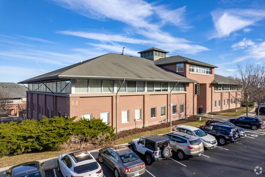 More Photos Of 300 Centerville Rd, Warwick Office For Lease