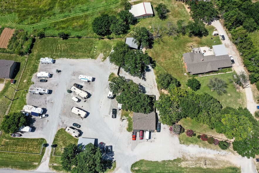 More Photos Of 817 FM 1810, Decatur Trailer Camper Park For Sale