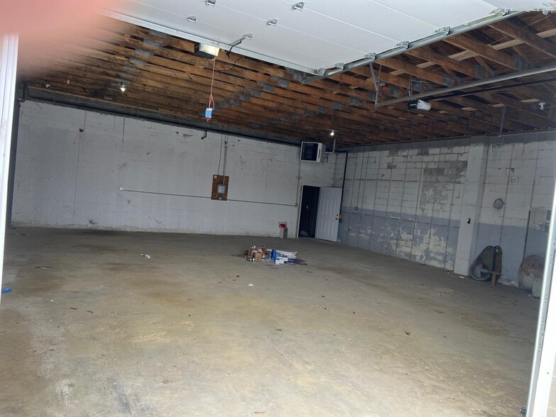 More Photos Of 4601 N Dixie Dr, Dayton Auto Repair For Sale