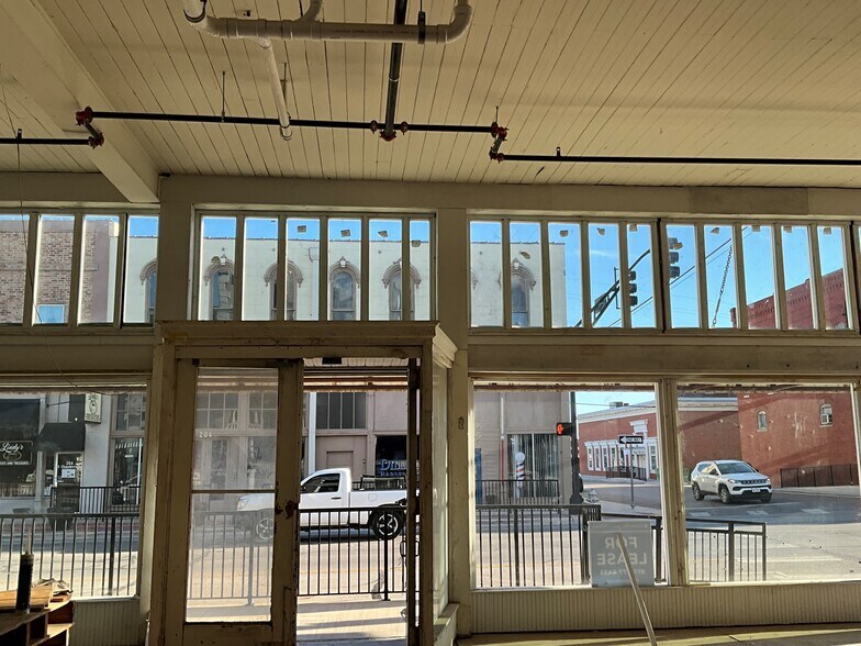 More Photos Of 201-205 E Chambers St, Cleburne Apartments For Sale