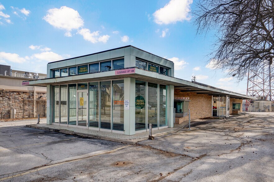 More Photos Of 532 E Walnut St, Springfield Freestanding For Sale