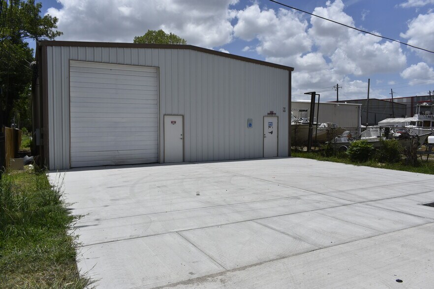 More Photos Of 1112 Kentucky Ave, South Houston Warehouse For Lease