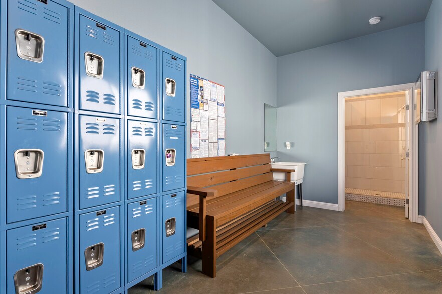 More Photos Of 2480 S Main St, Lakeport Office For Sale