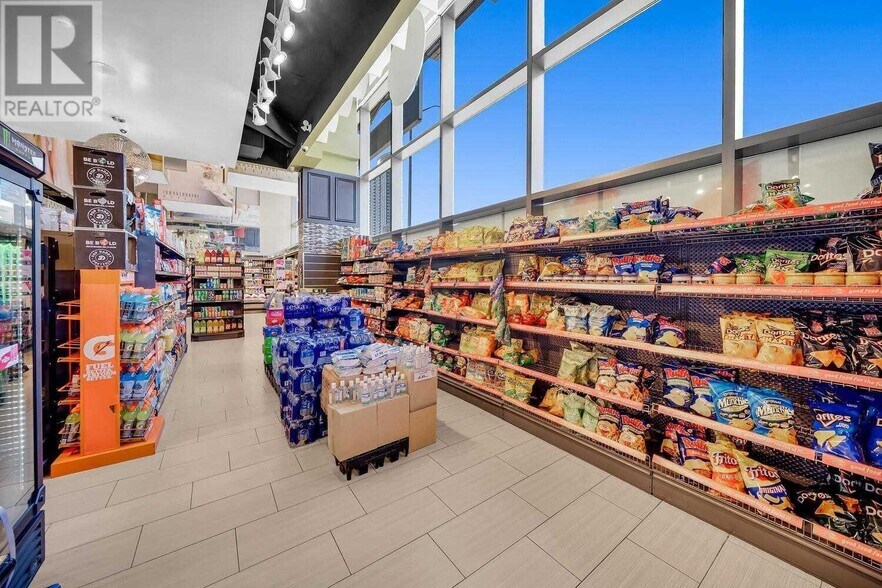 More Photos Of 4033 Hurontario St, Mississauga Storefront For Sale