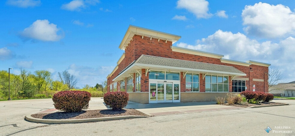 Primary Photo Of 6905 75th Pl, Pleasant Prairie Supermarket For Lease