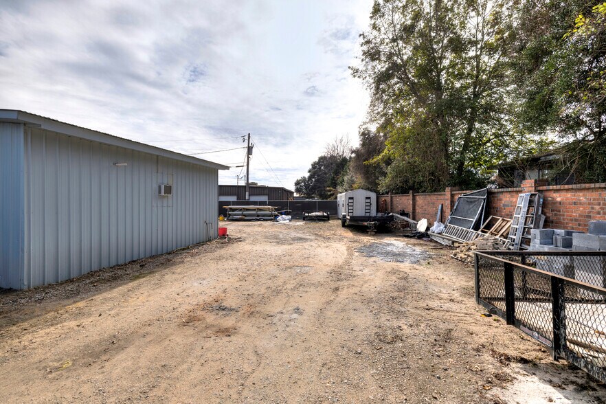 More Photos Of 756 Bultman Dr, Sumter Light Distribution For Sale