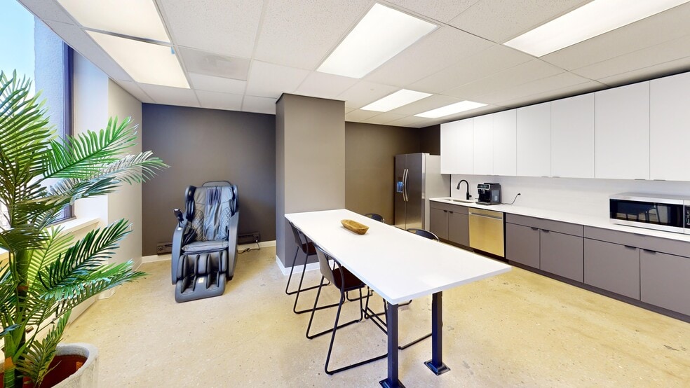 More Photos Of 40 E Huron St, Chicago Office For Lease