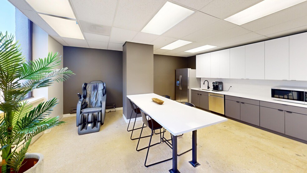 More Photos Of 40 E Huron St, Chicago Office For Lease