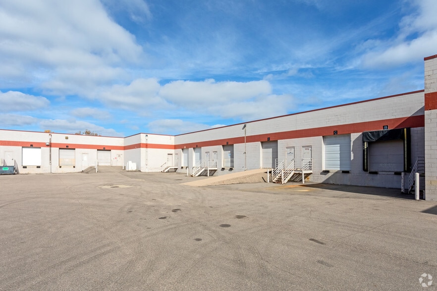 More Photos Of 1351-1365 Park Rd, Chanhassen Light Manufacturing For Lease