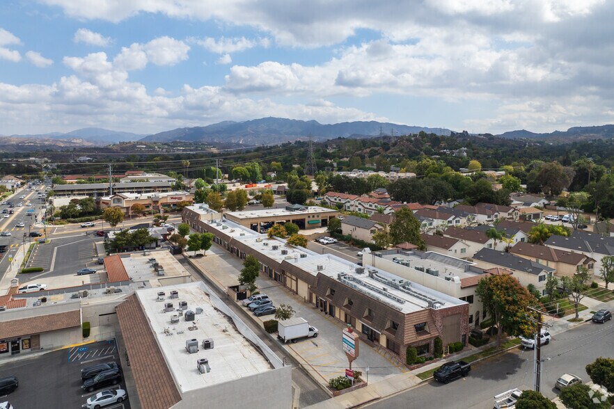 More Photos Of 24777-24890 Apple St, Newhall Flex For Lease