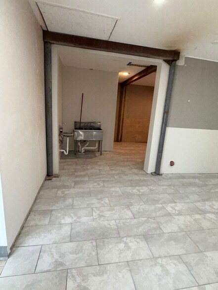 More Photos Of 19805 Shady Ln, San Antonio General Retail For Lease