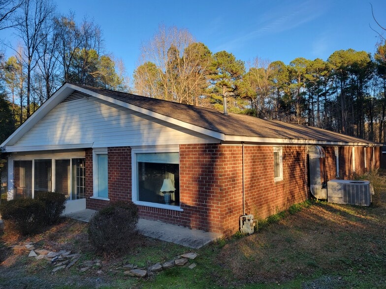 More Photos Of 1110 Hawkins Ave, Sanford Light Manufacturing For Sale