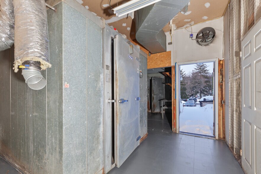 More Photos Of 194-198 Main St, Emmaus Restaurant For Sale