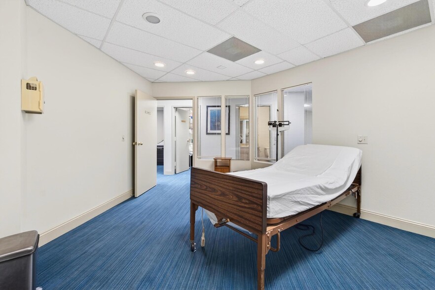 More Photos Of 500 Vonderburg Dr, Brandon Medical For Sale