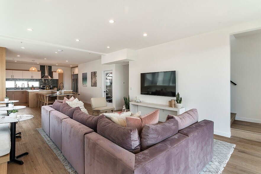 More Photos Of 811 N Harvard Blvd, Los Angeles Multifamily For Sale