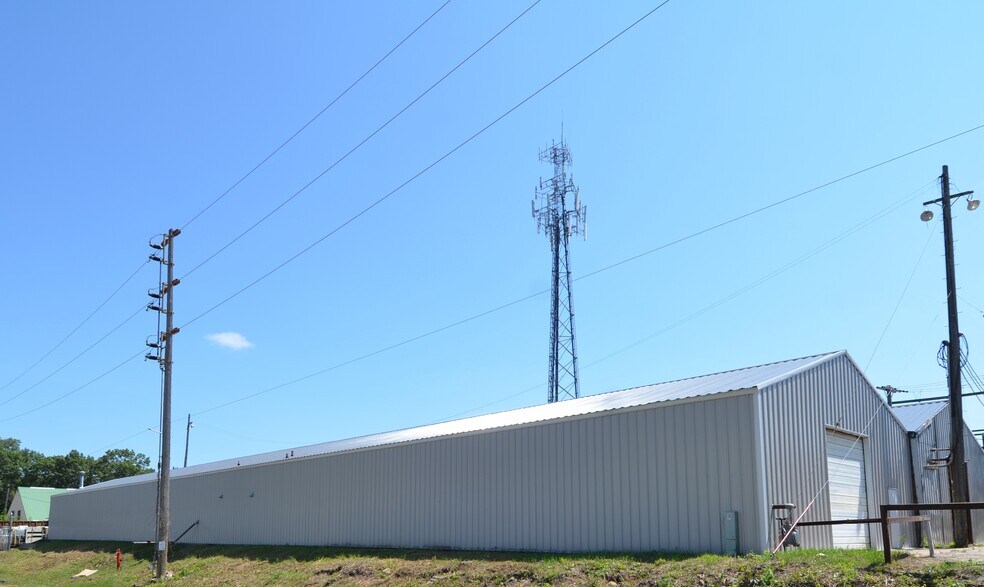 Primary Photo Of 201-223 33rd Street Dr SE, Cedar Rapids Warehouse For Lease