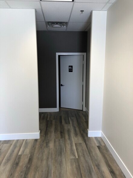 More Photos Of 77772 Flora Rd, Palm Desert Office For Lease