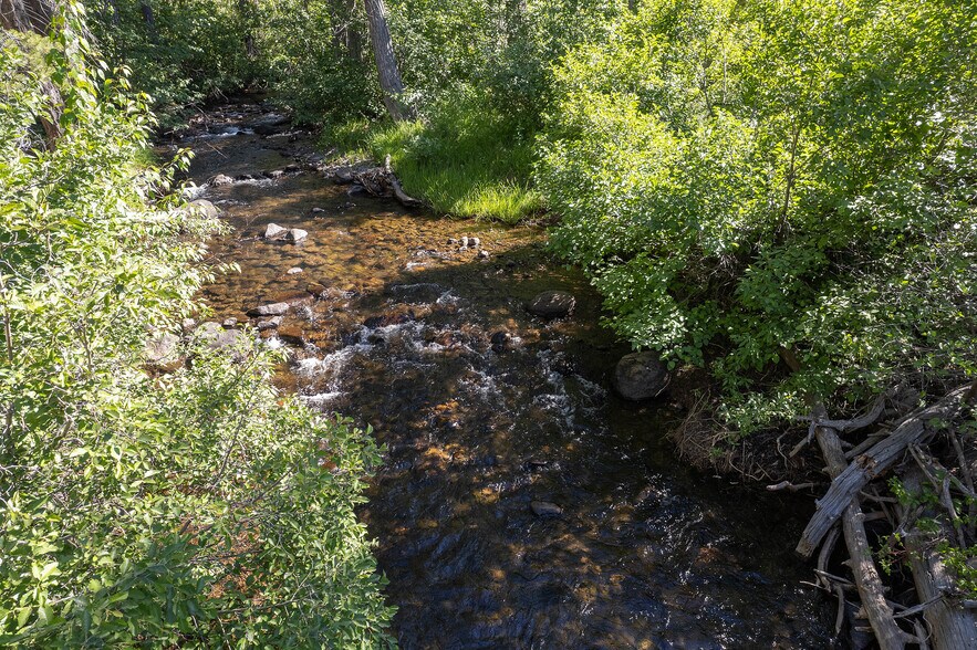 More Photos Of 320 Independence Lake Rd, Sierraville Lodge Meeting Hall For Sale