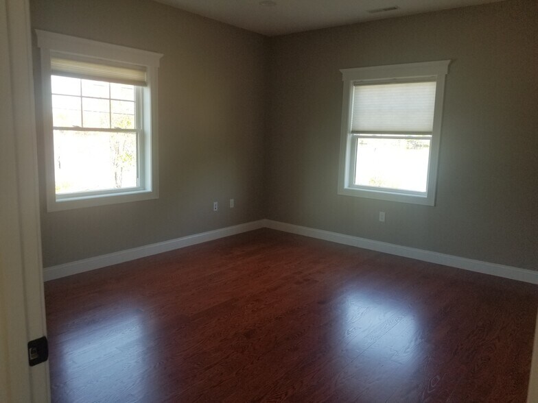 More Photos Of 80 Main St, Wilmington Office For Lease
