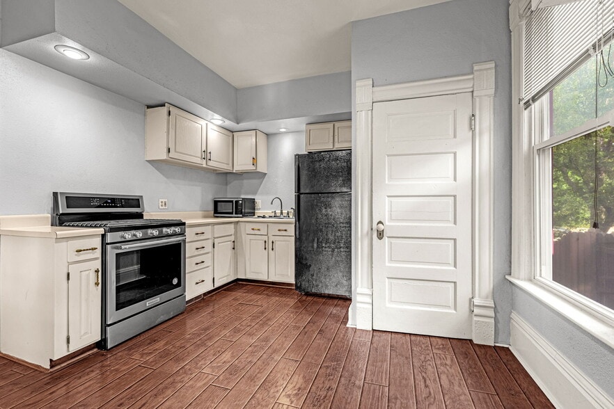 More Photos Of 930 N El Paso St, Colorado Springs Multifamily For Sale