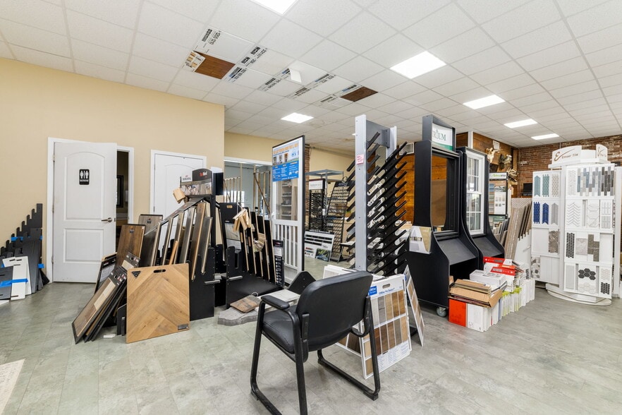 More Photos Of 728 N Main St, Emporia Auto Repair For Sale