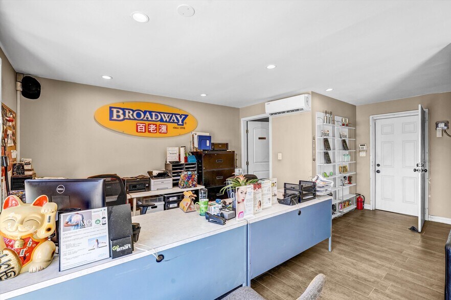 More Photos Of 5604-5608 Rosemead Blvd, Temple City Storefront Retail Residential For Lease