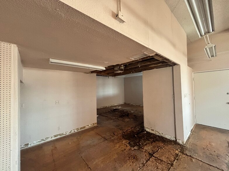 More Photos Of 3761 Royal Crest St, Las Vegas Office Residential For Sale