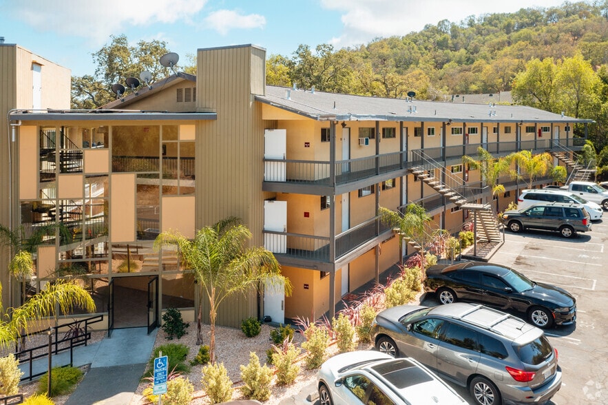 More Photos Of 195 Los Robles Rd, Novato Apartments For Sale