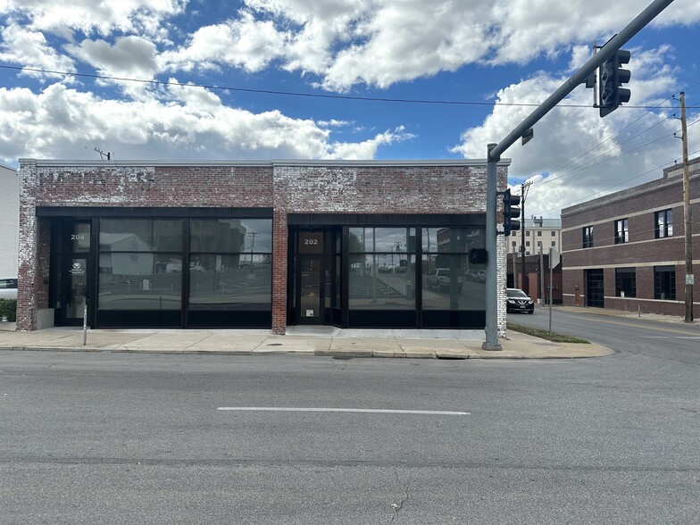 Primary Photo Of 202 S Joplin Ave, Joplin Office For Lease