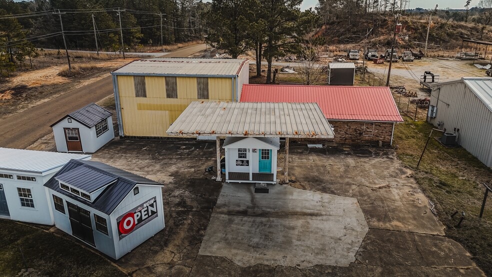 More Photos Of 801 Highway 12 W, Kosciusko General Retail For Sale