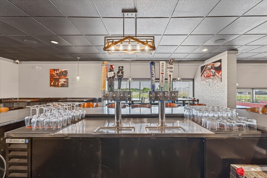 More Photos Of 4000 Fort Campbell Blvd, Hopkinsville Restaurant For Sale