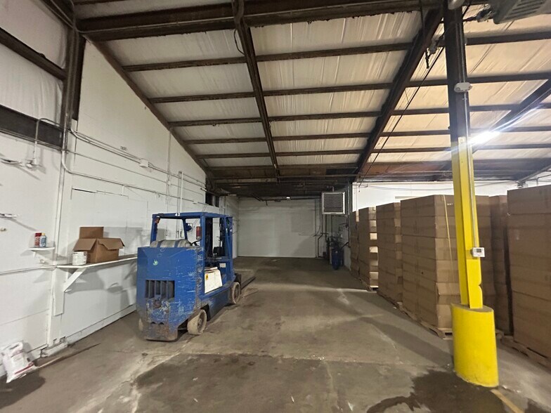 More Photos Of 310 Portland Rd, Waterloo Warehouse For Lease