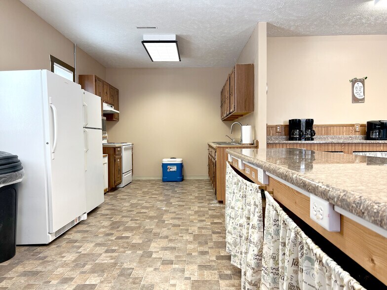 More Photos Of 418 S 14th St, Wymore General Retail For Sale