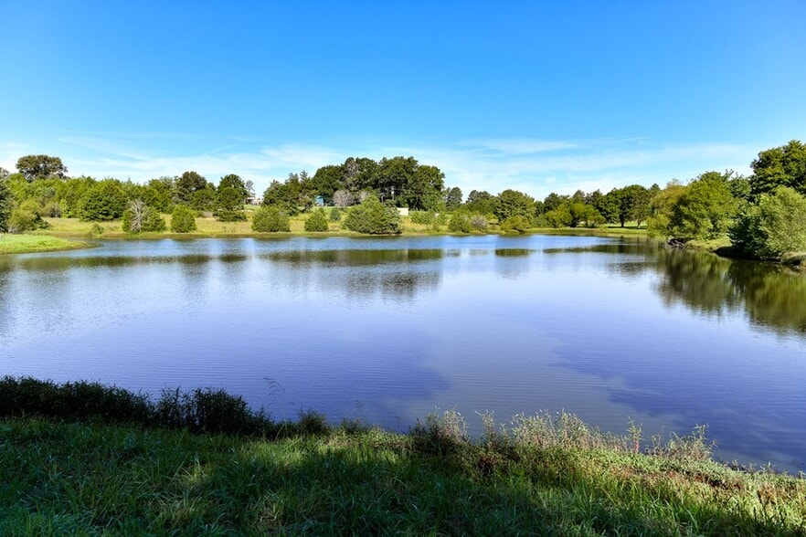 More Photos Of 36 Wedgewood Dr, Farmville Golf Course Driving Range For Sale