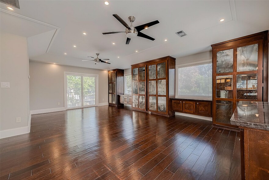 More Photos Of 446 Heights Blvd, Houston Office Residential For Sale