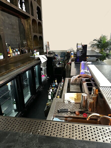 More Photos Of 1926 E 7th Pl, Los Angeles General Retail For Lease