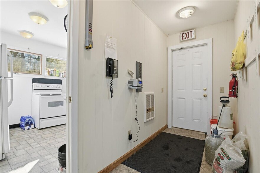 More Photos Of 647 Route 739, Lords Valley Office For Sale