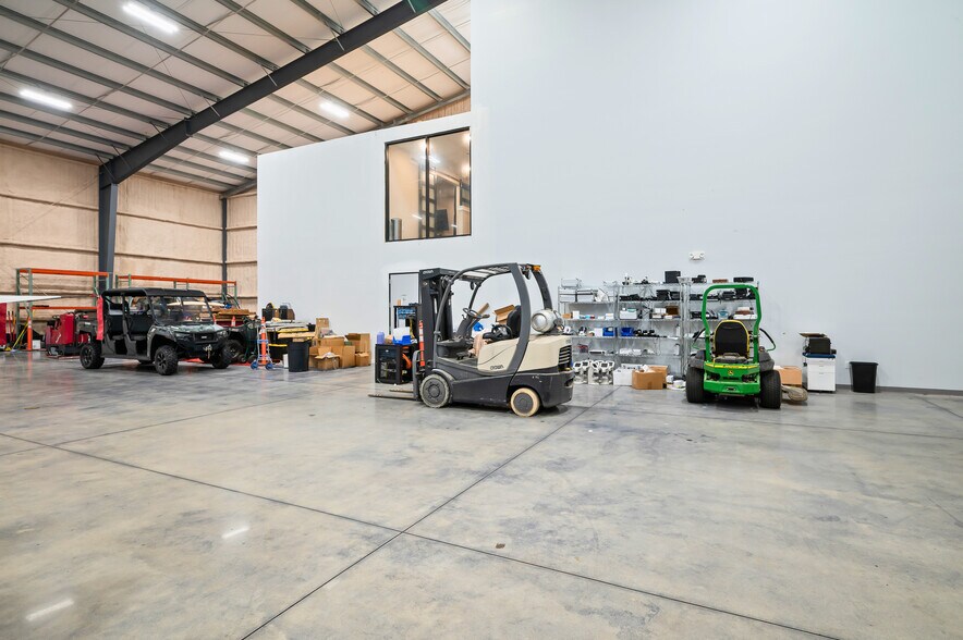 More Photos Of 7622 Eagle Ln, Spring Airplane Hangar For Sale