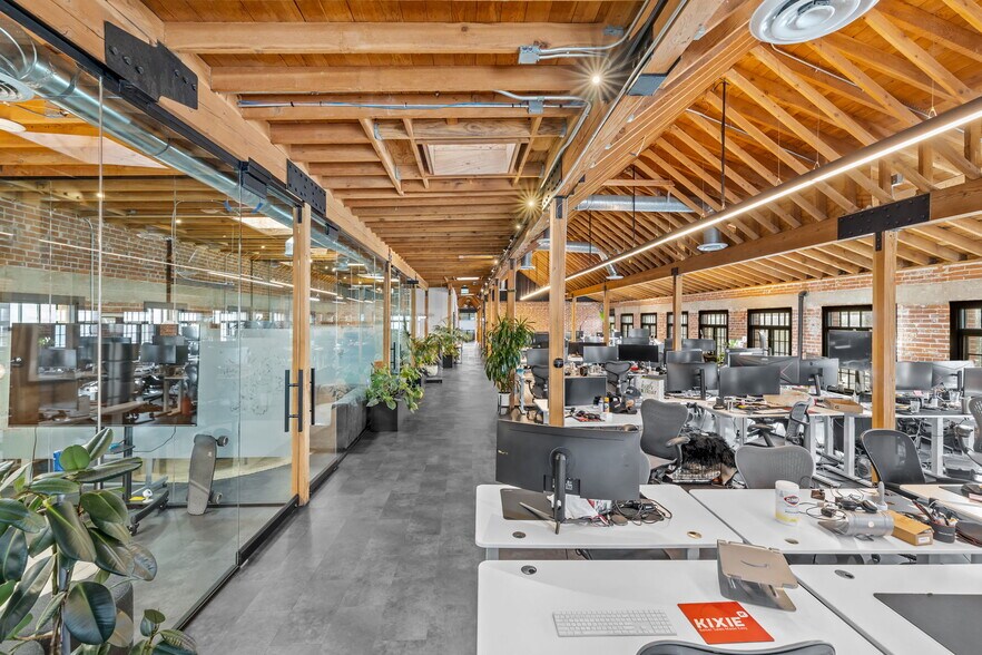 More Photos Of 400-412 Wilshire Blvd, Santa Monica Loft Creative Space For Lease