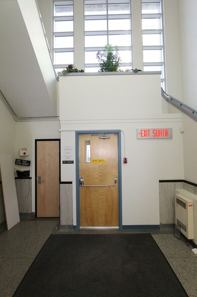 More Photos Of 4909 50 St, Red Deer Office For Lease