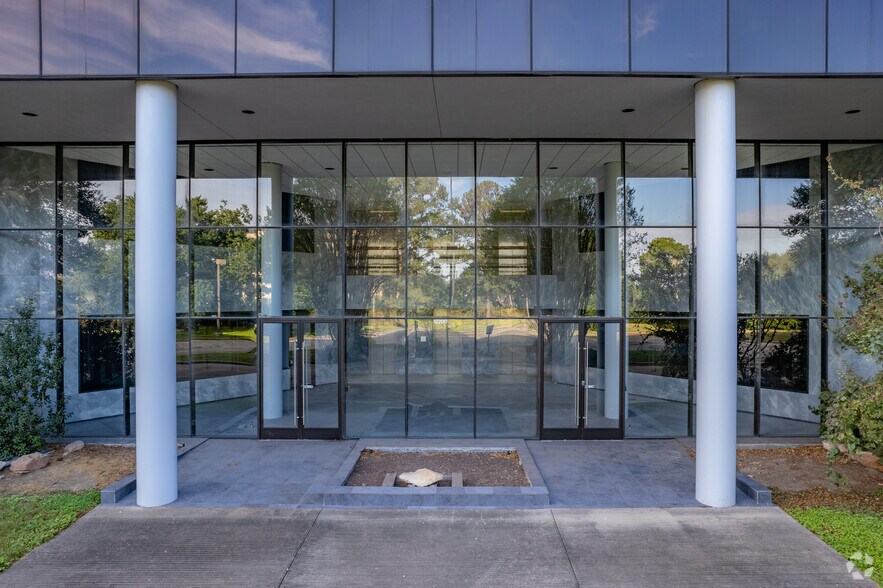 More Photos Of 12700 Northborough Dr, Houston Office For Sale