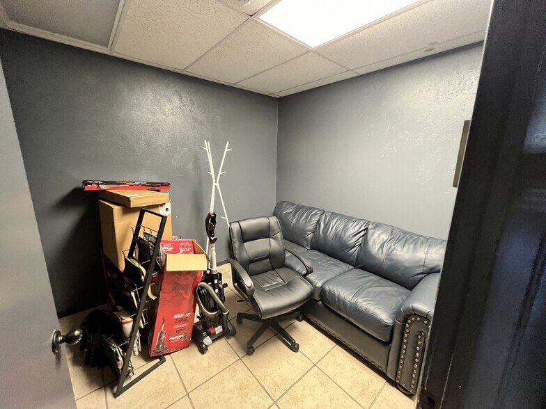 More Photos Of 1406 Forest Ln, Garland Storefront Retail Office For Lease