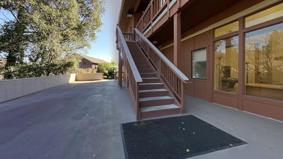 More Photos Of 911 Moraga Rd, Lafayette Medical For Lease