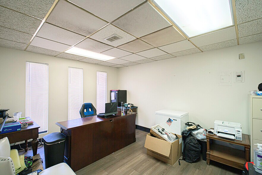 More Photos Of 1312 13th St, Wichita Falls Office For Sale