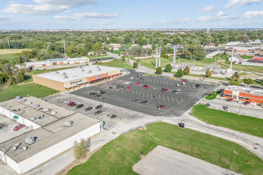 More Photos Of 10 Clinton Plz, Clinton Storefront For Sale