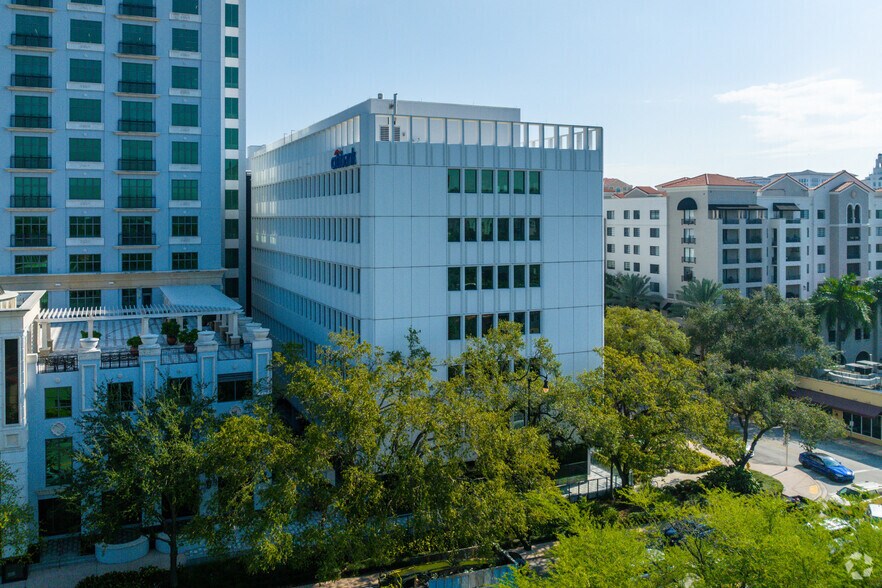 More Photos Of 396 Alhambra Cir, Coral Gables Unknown For Lease