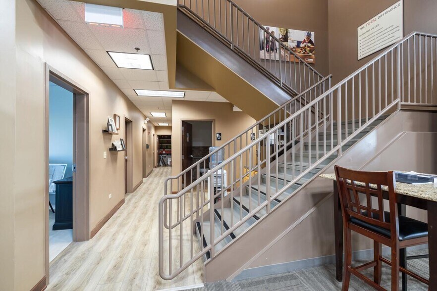 More Photos Of 13412 W 159th St, Homer Glen Showroom For Sale